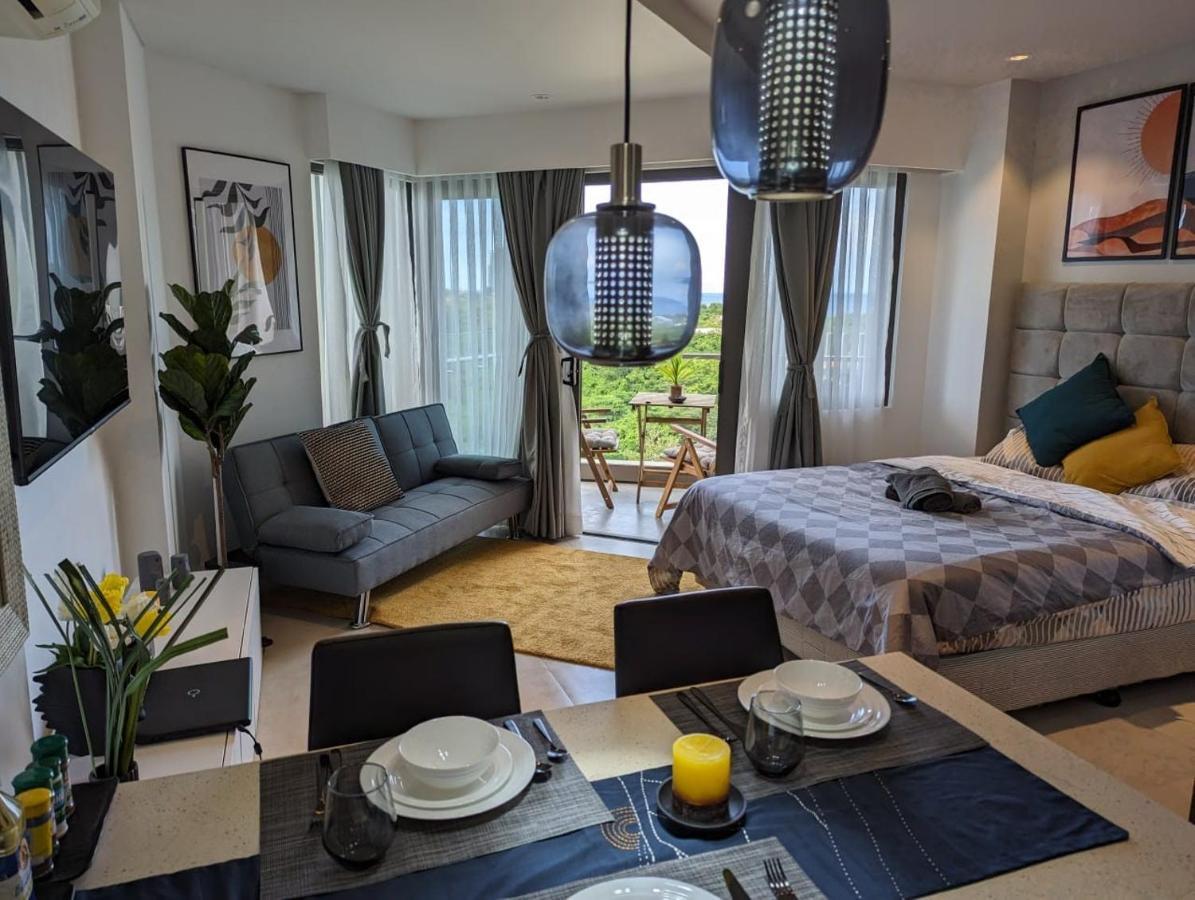 Dominiks Stylish Resort Gem Ocean View Pool Queen Bed At Tambuli 8 Floor Fast Wifi Lapu-Lapu City Dış mekan fotoğraf